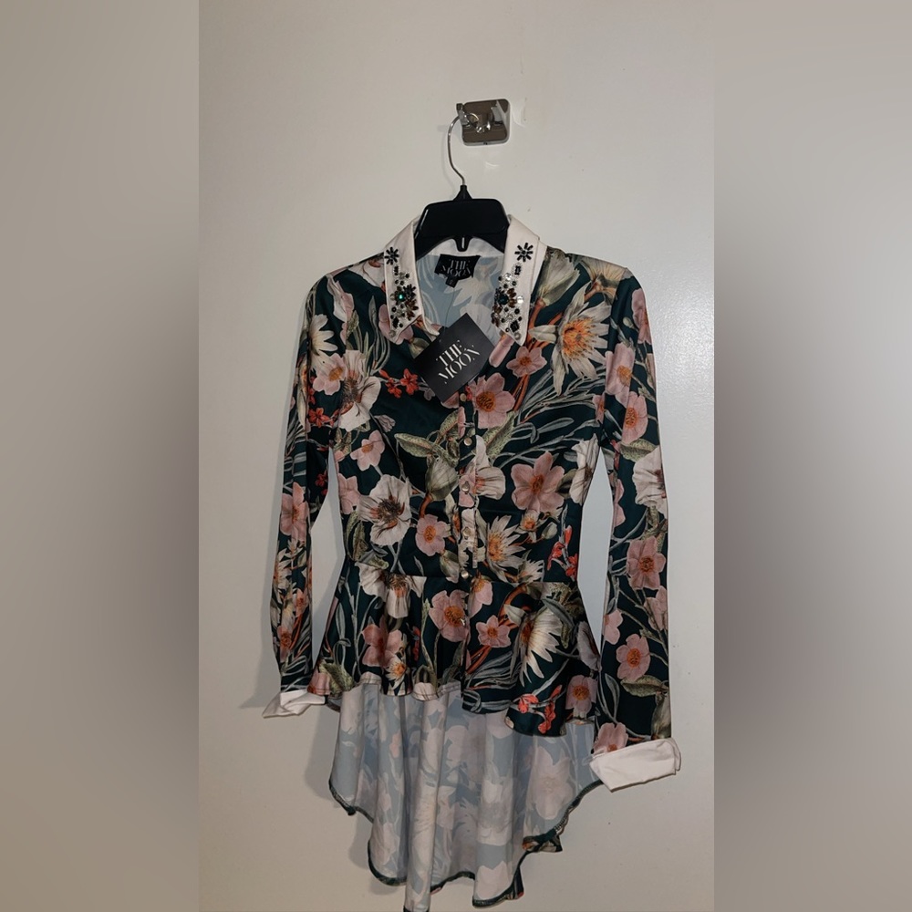 *New*Floral button up blouse